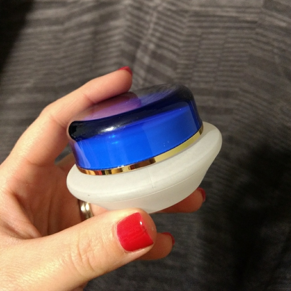 Senegence Lipsense eye illuminator eye cream